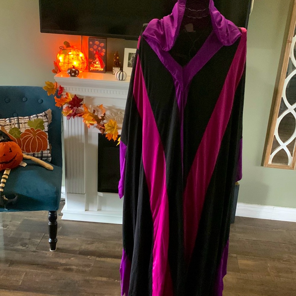Malifesent costume .